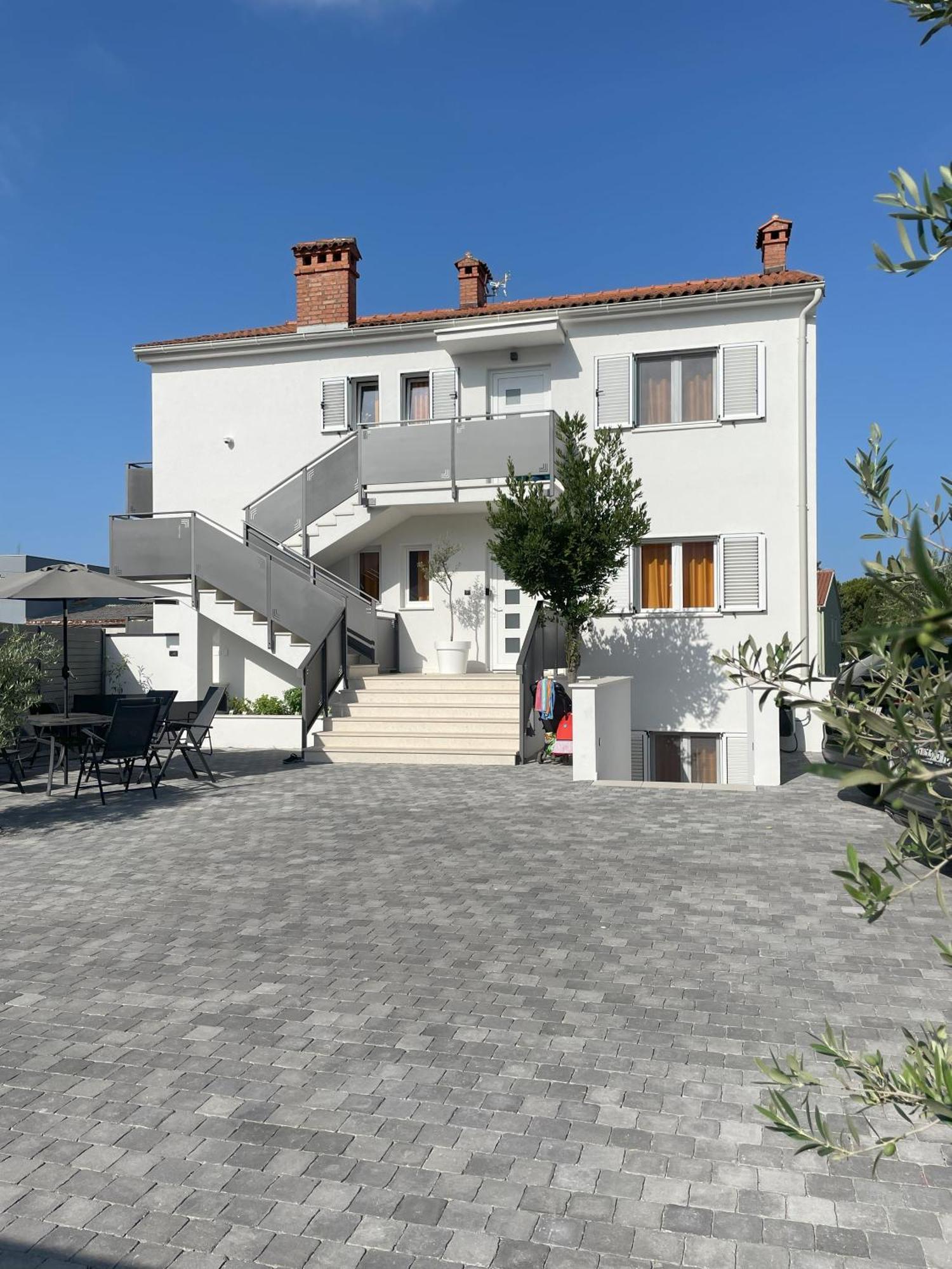 Valkane Beach Apartments Pula Bagian luar foto